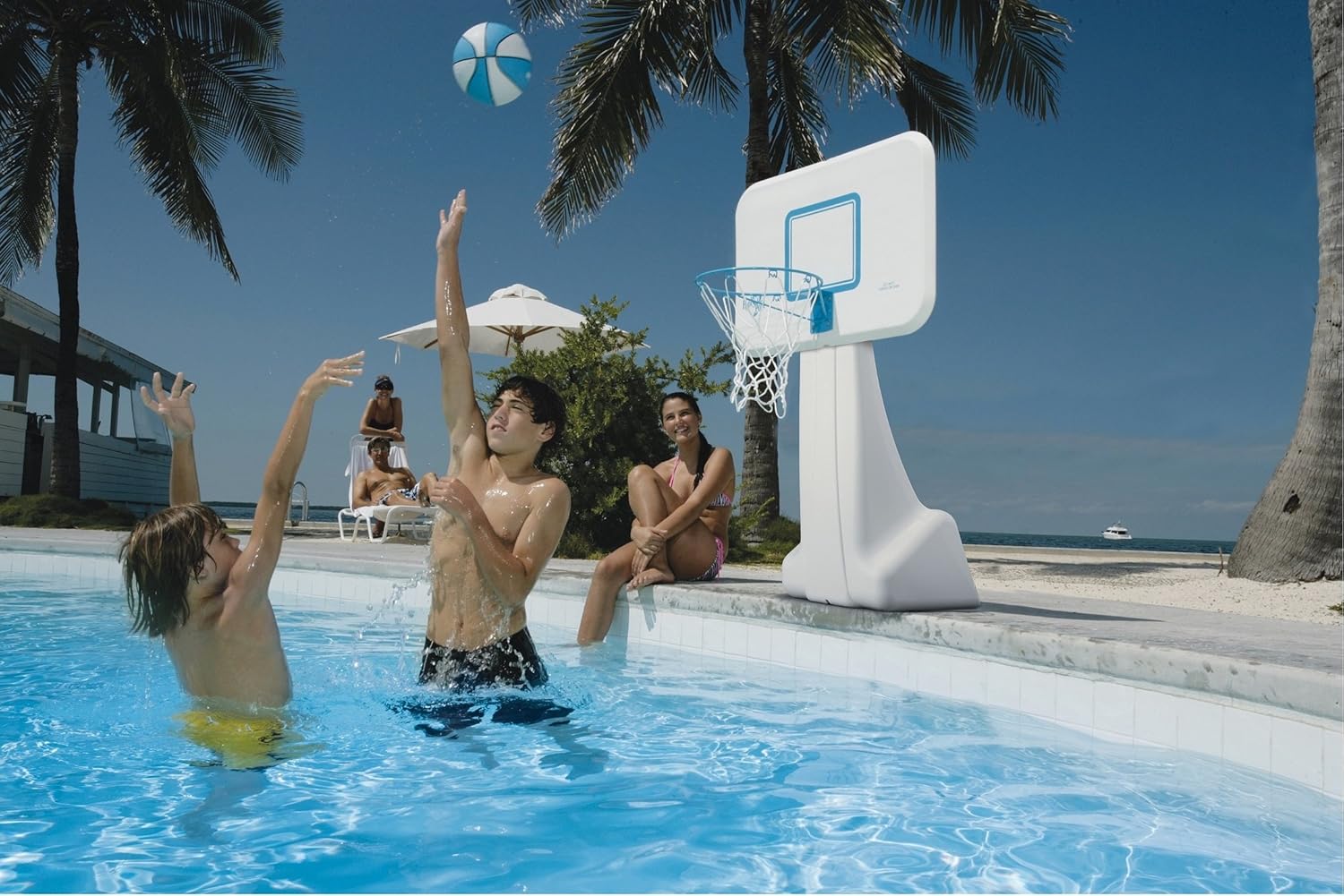 スイミングプールバスケットボールフープセット（ボール、ベース - Basketball Hoop のレビューと価格